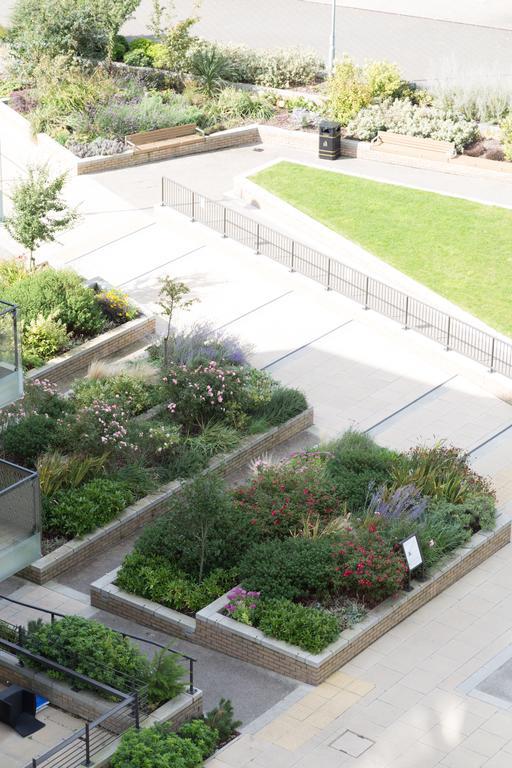 Contemporary & Homely Penthouse, 2 Mins Walk From Cambridge Station, Lift Access, Secured Gated On-Site Parking, Self Check-In, Super Fast Wifi, Terrace & Sleeps 6 外观 照片